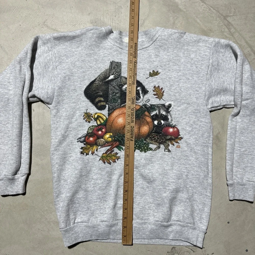 Vintage Raccoon Autumn Pumpkin Habitat Sweatshirt SZ M Art Nature Tree Crewneck - Picture 5 of 9